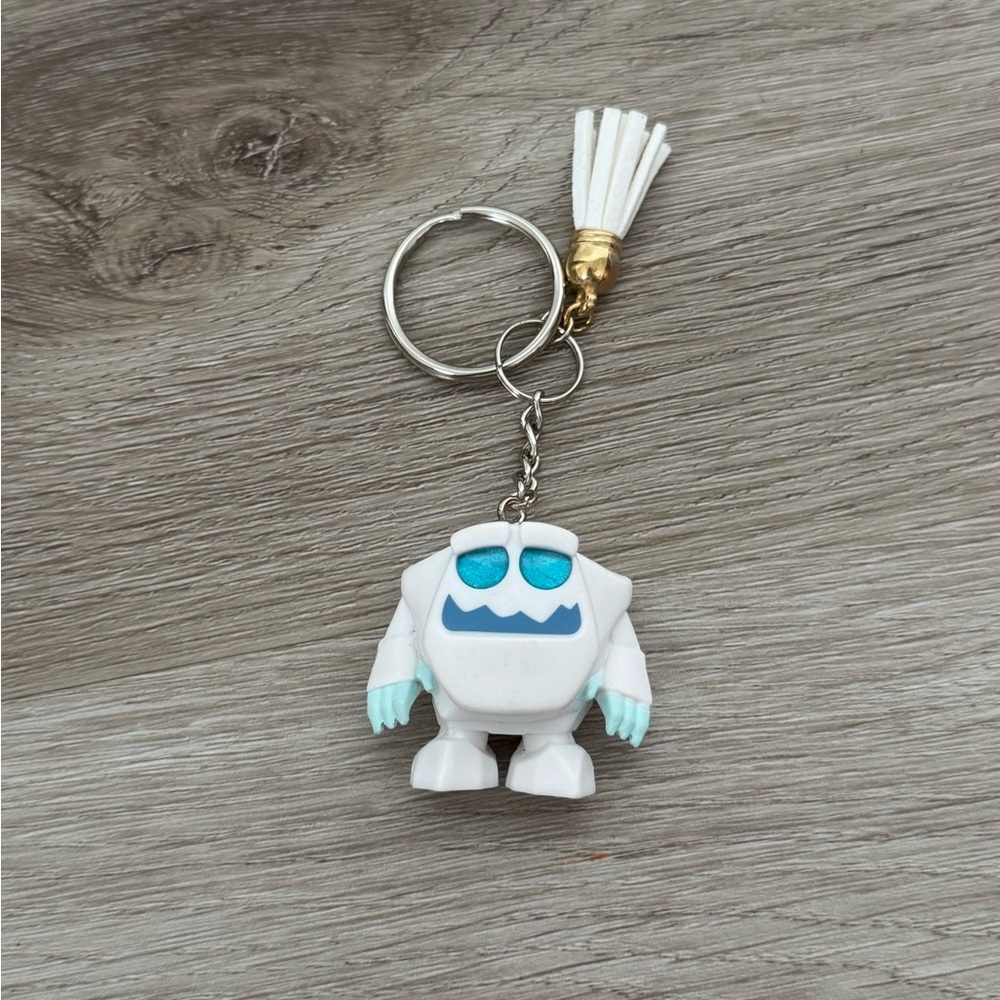 Disney Doorables Marshmallow Frozen Series 7 Ultra Rare Figure Keychain